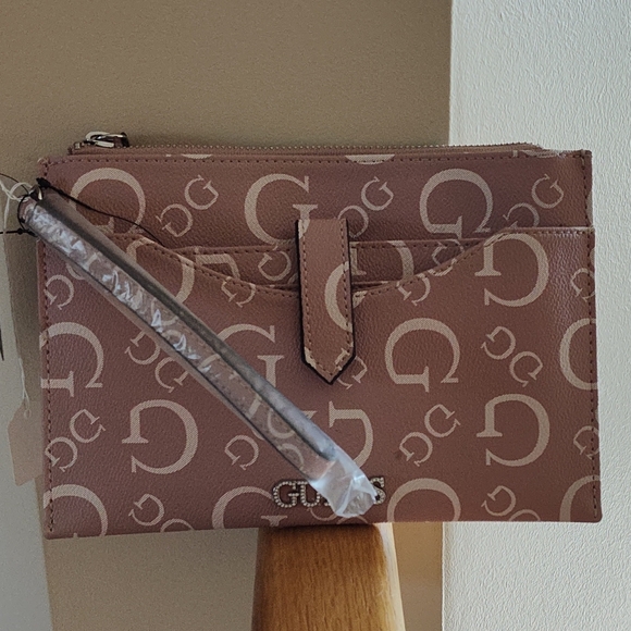 GUESS Caspian Natural Monogram Zip Clutch Case NWT - Picture 7 of 10